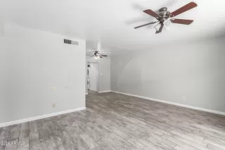 Photo #4: 6712931 Listing