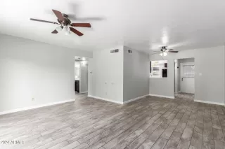 Photo #5: 6712931 Listing