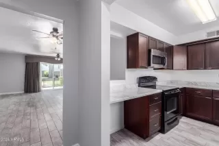 Photo #6: 6712931 Listing