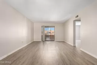 Photo #6: 6712945 Listing