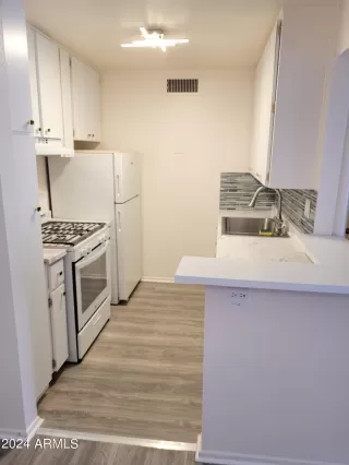 Photo #2: 6713294 Listing