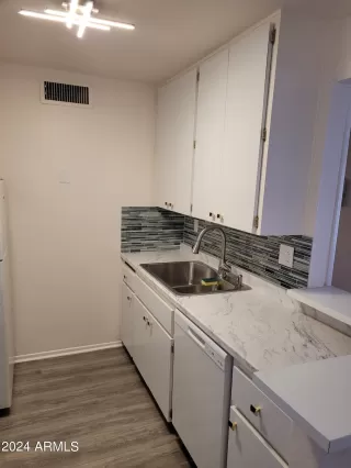 Photo #4: 6713294 Listing