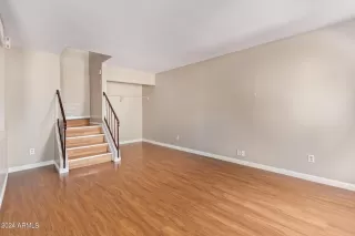 Photo #2: 6713363 Listing 