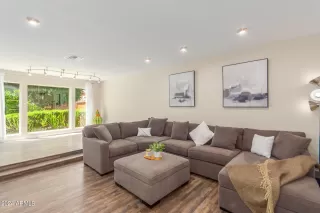 Photo #3: 6713523 Listing 