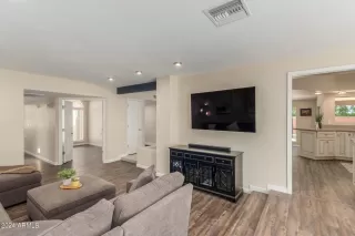 Photo #5: 6713523 Listing 