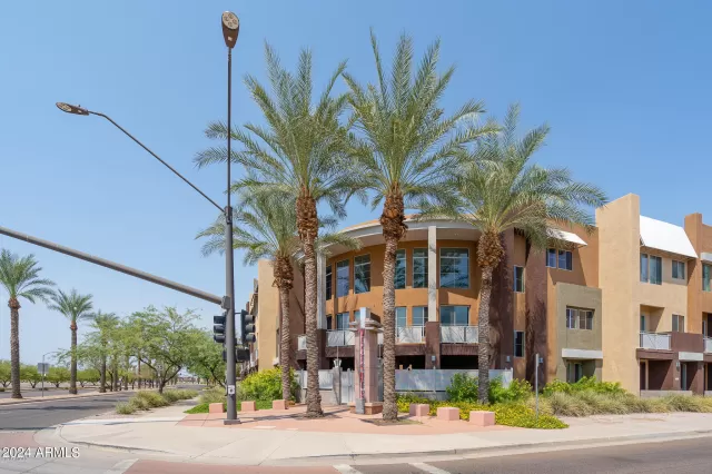 MLS: 6713915 Condo For Sale