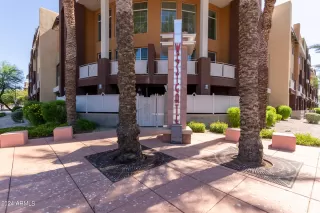 Photo #2: 6713915 Listing