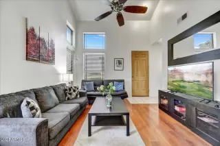 Photo #4: 6714282 Listing