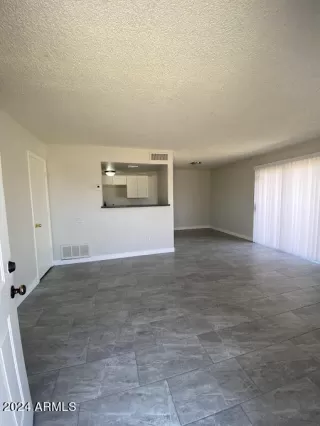 Photo #5: 6714373 Listing