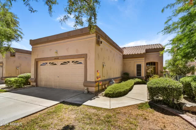 MLS: 6714582 Condo For Sale