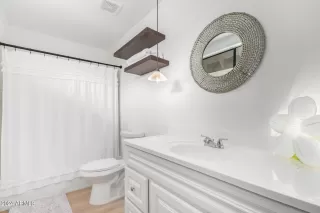 Photo #5: 6715128 Listing