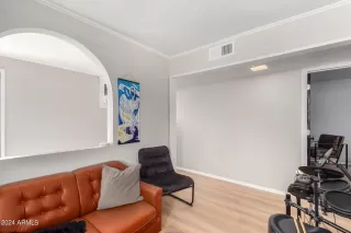 Photo #6: 6715128 Listing