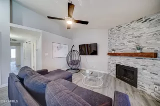 Photo #3: 6715135 Listing