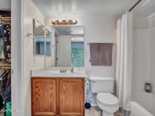 Photo #6: 6715233 Listing