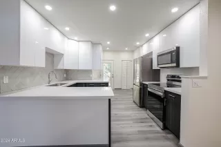 Photo #3: 6715283 Listing 