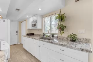 Photo #5: 6715296 Listing 