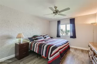 Photo #5: 6715349 Listing