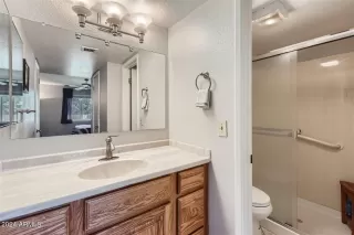 Photo #6: 6715349 Listing