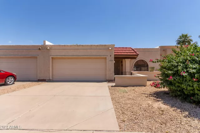 MLS: 6715475 Condo For Sale