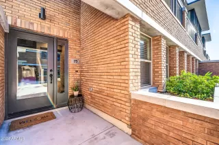 Photo #2: 6715607 Listing