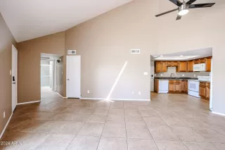 Photo #4: 6715761 Listing