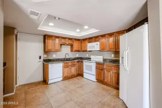 Photo #6: 6715761 Listing