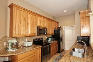 Photo #5: 6715811 Listing