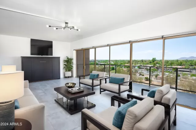 MLS: 6715953 Condo For Sale