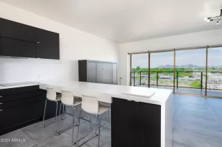 Photo #2: 6715953 Listing