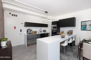 Photo #3: 6715953 Listing