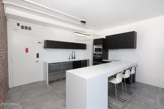 Photo #4: 6715953 Listing