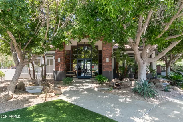 MLS: 6715993 Condo For Sale