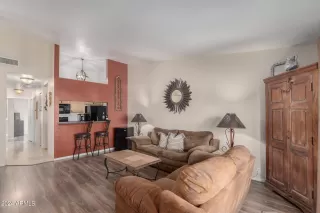 Photo #5: 6716017 Listing