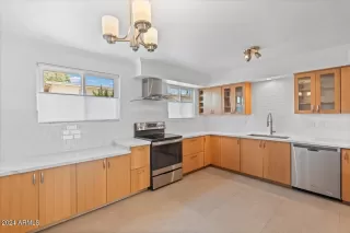 Photo #2: 6716206 Listing 