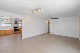 Photo #5: 6716206 Listing 