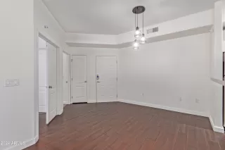 Photo #5: 6716290 Listing