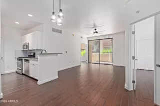 Photo #6: 6716290 Listing