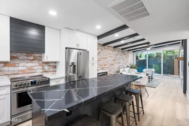 MLS: 6716329 Condo For Sale