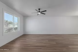 Photo #5: 6716357 Listing