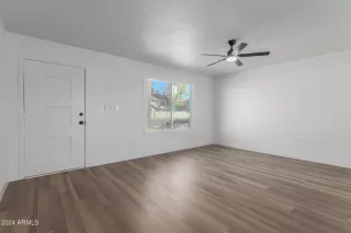 Photo #6: 6716357 Listing