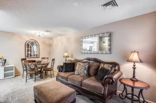 Photo #6: 6716462 Listing