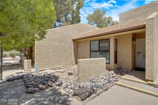 MLS: 6716603 Condo For Sale