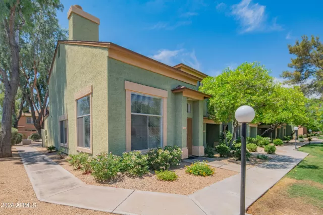 MLS: 6716716 Condo For Sale