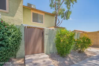 Photo #4: 6716716 Listing