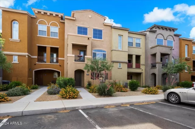 MLS: 6716893 Condo For Sale