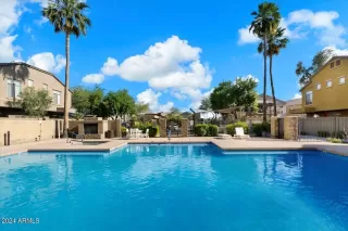 Photo #6: 6716893 Listing