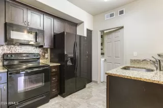 Photo #3: 6716932 Listing