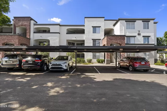 MLS: 6717210 Condo For Sale