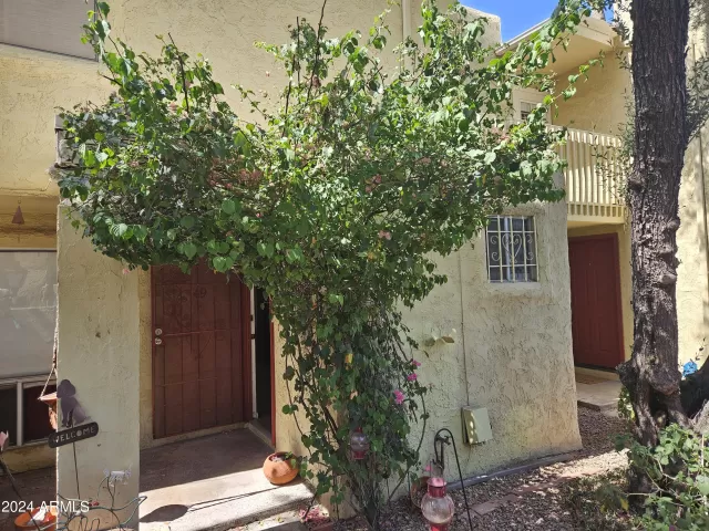 MLS: 6717490 Condo For Sale