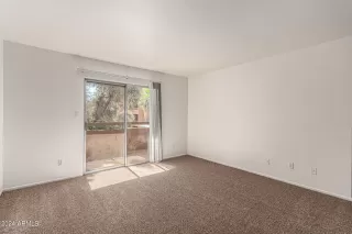 Photo #3: 6717852 Listing